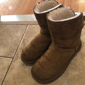 Ugg chestnut size 9 warm! Good condition